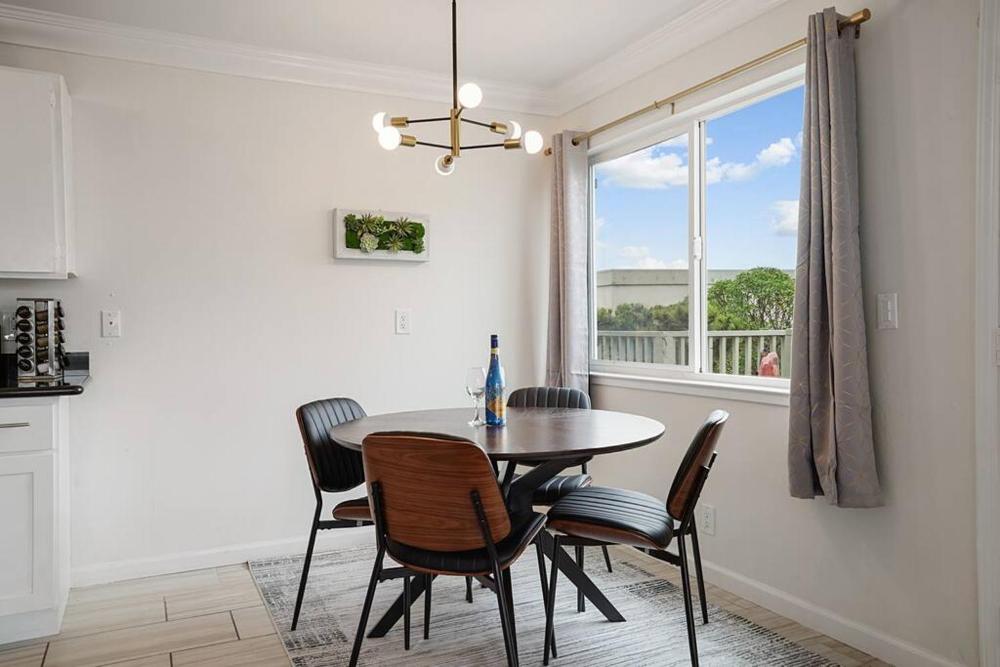 Charming 2Beds with Mountain & Ocean Views